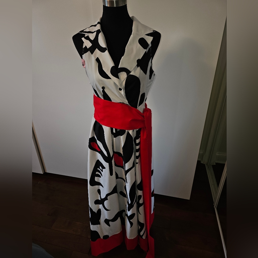 Elegant Red and Black Patterned Dress